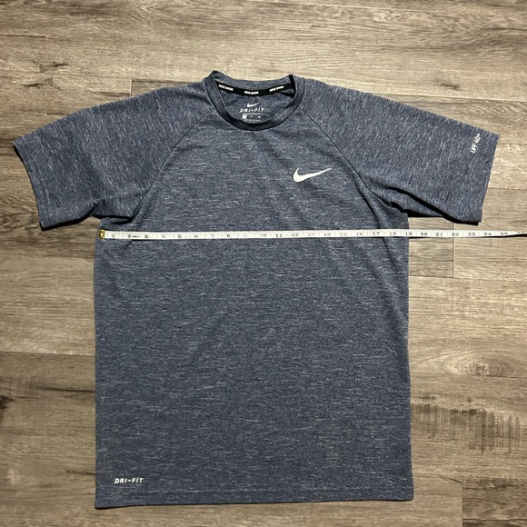 Men’s Nike Swim driFIT UPF protection t shirt S - Picture 3 of 5
